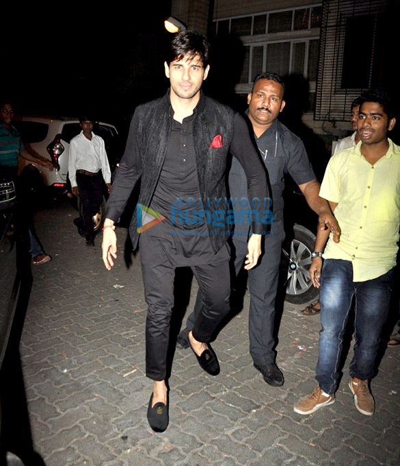 anil sonams diwali bash 8