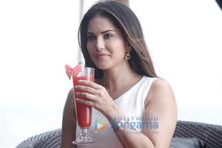 Movie Stills Of The Movie Beiimaan Love