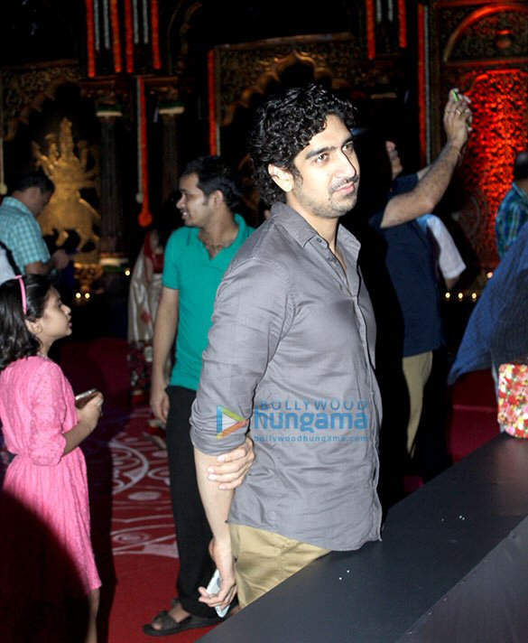 celebs at durga pooja samiti 3