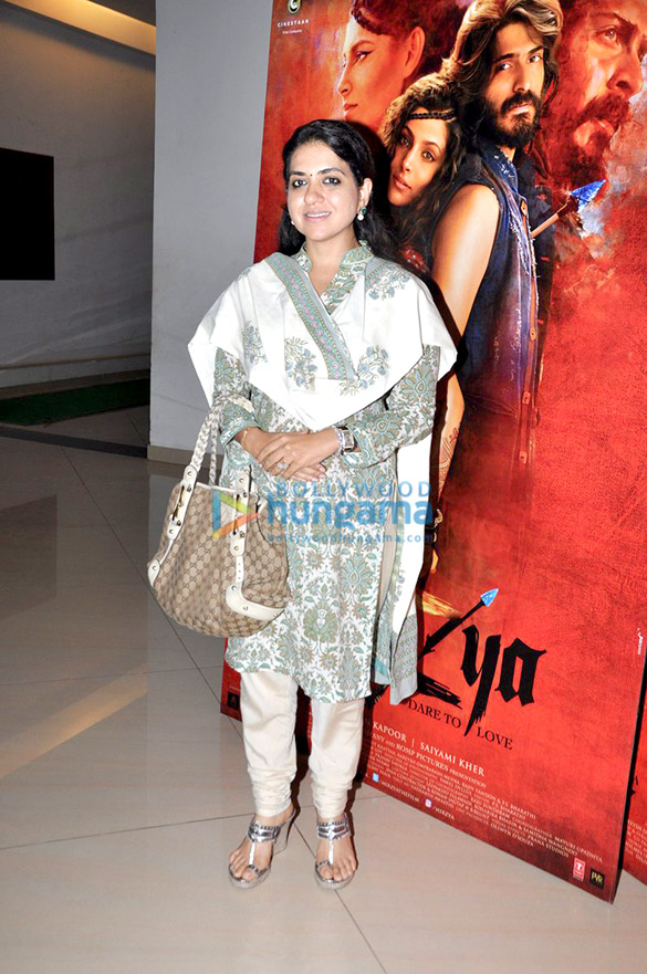 celebs grace the special screening of mirzya 16