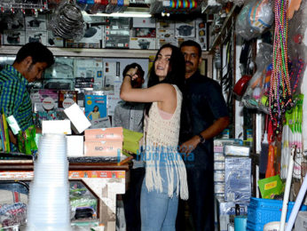 Elli Avram snapped shopping in Bandra