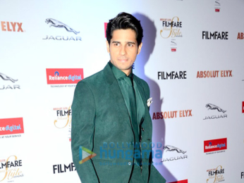 Aishwarya Rai Bachchan, Katrina Kaif, Kajol & Alia Bhatt grace 'Filmfare Glamour & Style Awards 2016'
