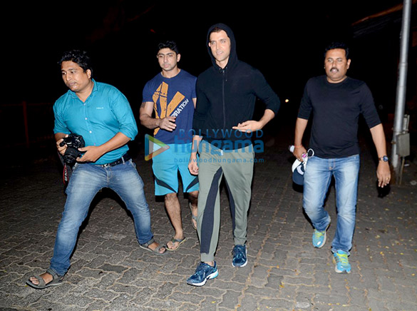 hrithik snapped post jogging in juhu 1