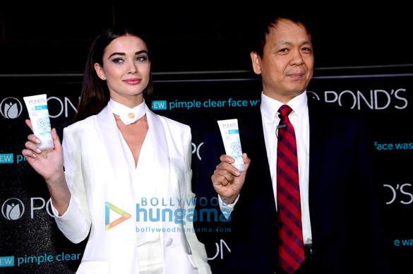 ileana dcruz amy jackson at the launch of ponds new range 2