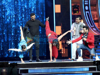 John Abraham & Sonakshi Sinha promote 'Force 2' on Super Dancer