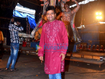 Kajol graces Durga ceremony in Mumbai