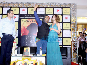 Kangna Ranaut unveils Chetan Bhagat's book 'One Indian Girl'