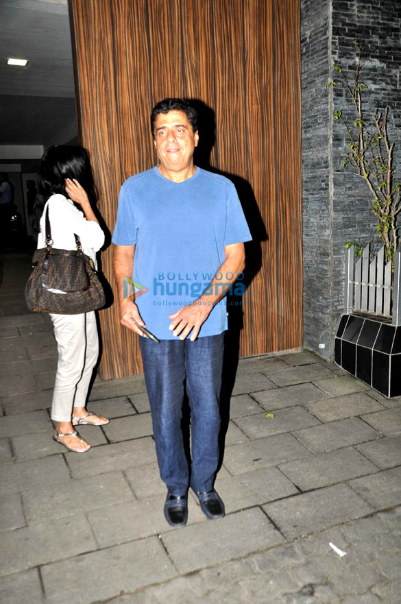 karan johar ayan mukerji javed akhtar and others snapped post dinner at aamir khans house 6