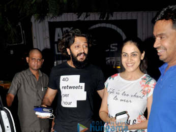 Riteish Deshmukh, Genelia Dsouza & Mushtaq Sheikh snapped at Starbucks