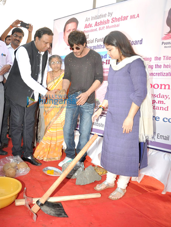 Shah Rukh Khan graces Band Stand Beautification initiative Shah Rukh Khan graces Band Stand Beautification initiative