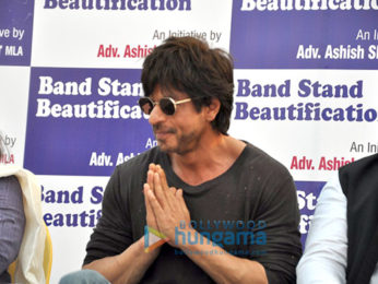 Shah Rukh Khan graces Band Stand Beautification initiative