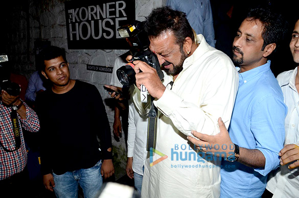 sanjay dutt sunil shetty and abhishek kapoor snapped post dinner at the korner house 6