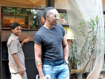 Shriya Saran & Dwayne Bravo snapped post lunch at Indigo