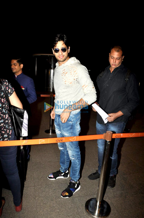 sidharth departs for delhi to grace new zealand 1
