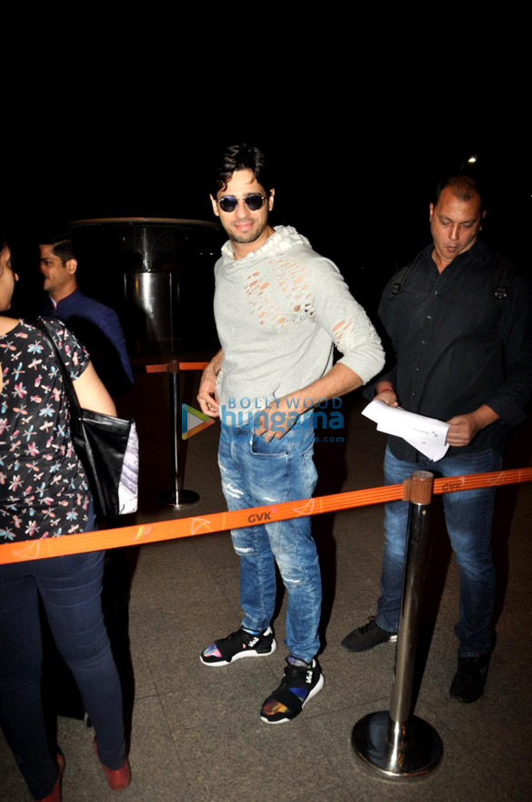 sidharth departs for delhi to grace new zealand 2