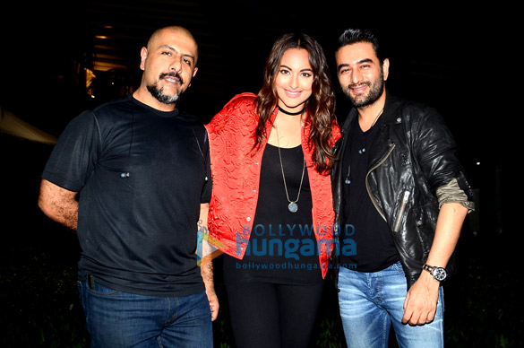 sonakshi sings at the bollywood music project concert 10