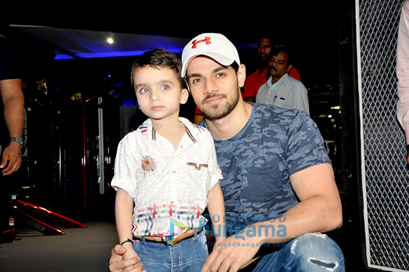 sooraj snapped with a kid fan at gym launch 5