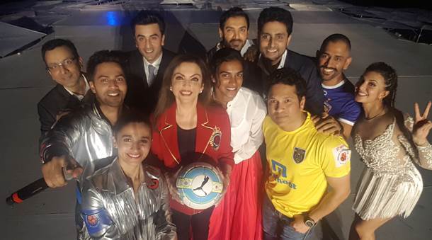 Varun, Alia, Sachin, Dhoni’s BUD-MOMENT At ‘Hero ISL’
