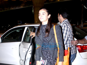 Varun Dhawan & Alia Bhatt depart for 'Badrinath Ki Dulhania's shoot in Singapore