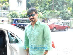 Vivek Oberoi snapped with his mom in Bandra