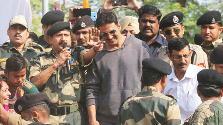 Akshay Kumar’s EMOTIONAL Speech At BSF Base Camp In Jammu Akshay Kumar’s EMOTIONAL Speech At BSF Base Camp In Jammu