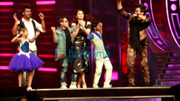 Alia Bhatt promotes ‘Dear Zindagi’ on the sets of ‘Super Dancer’