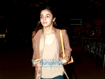 Alia Bhatt, Farhan Akhtar and Vivek Oberoi snapped at the Mumbai airport