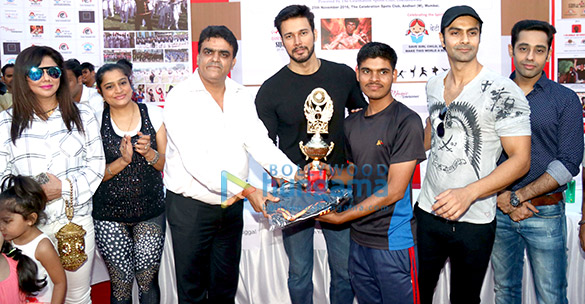 celebs celebrate 76th birth anniversary of bruce lee 3