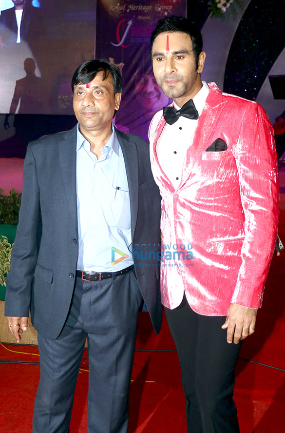 celebs grace bharat icon awards 22