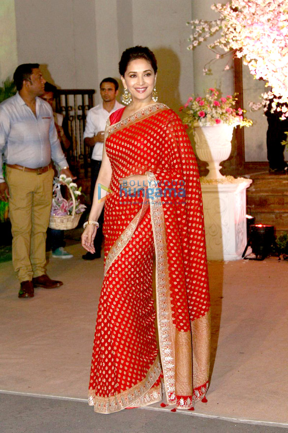 celebs grace rikku rakesh nath daughter shaina naths wedding reception 10