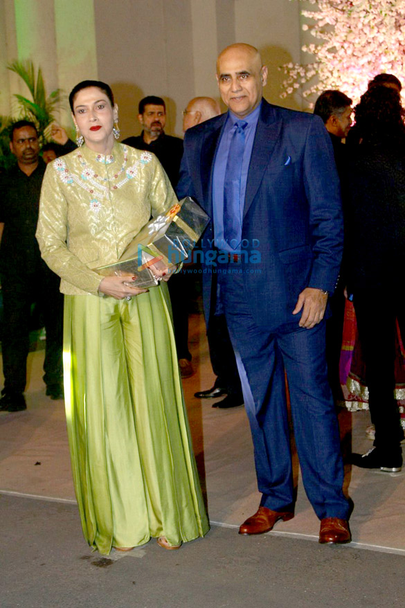 celebs grace rikku rakesh nath daughter shaina naths wedding reception 23