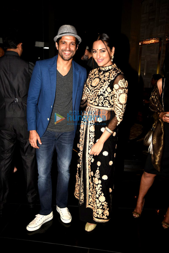 Farhan Akhtar & Sonakshi Sinha grace Ash Chandler’s Jazz musical show at ‘Luna Nudo Gusta’ Farhan Akhtar & Sonakshi Sinha grace Ash Chandler’s Jazz musical show at ‘Luna Nudo Gusta’