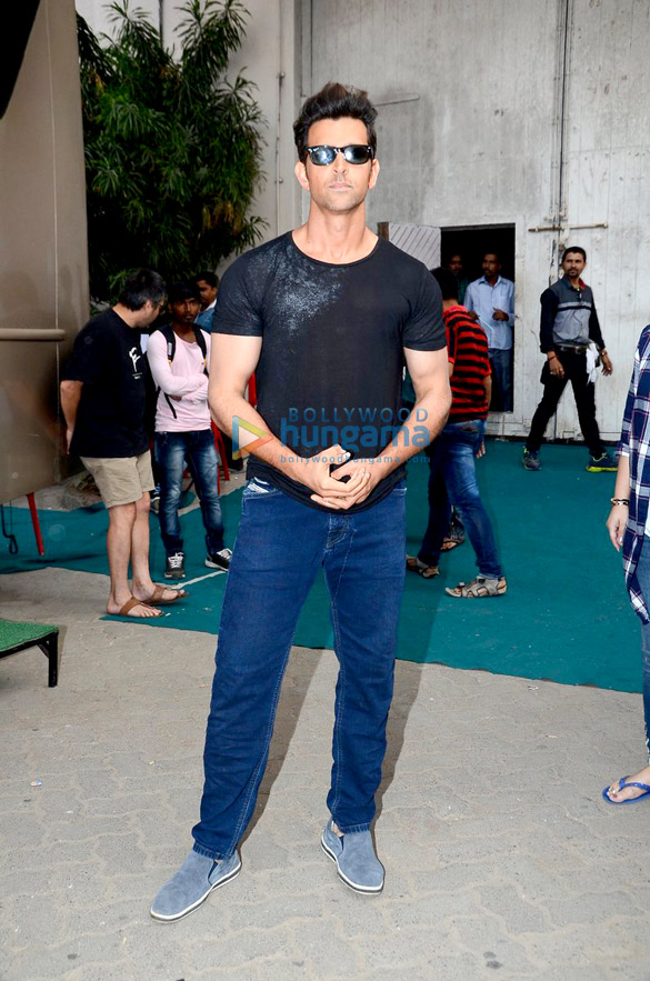 hrithik roshan jacqueline fernandez snapped at an ad shoot 2
