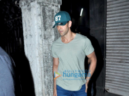 Hrithik Roshan snapped post ‘Kaabil’ meeting at Salim Merchant and Sulieman Merchant’s office in Juhu