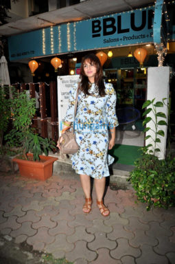 Huma Qureshi snapped with his new look post salon session at B'Blunt