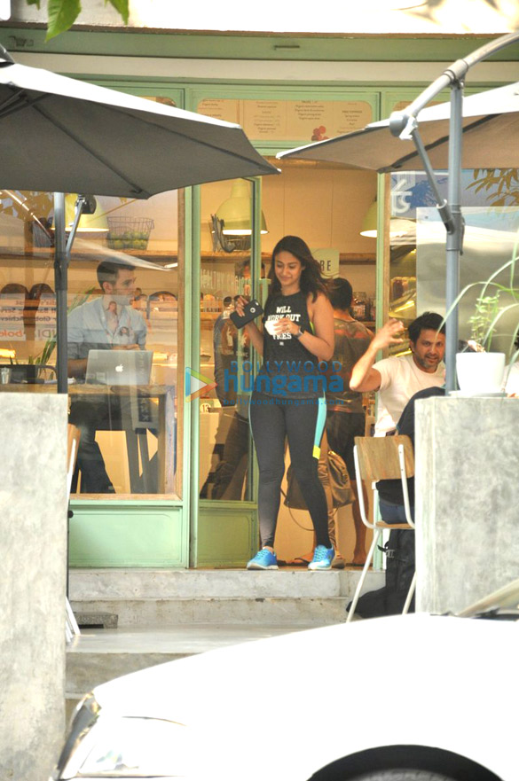 ileana snapped post lunch at suzette 5