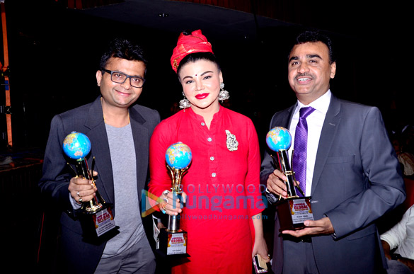 jeetendra snapped receiving the mumbai global achievers award 2016 4