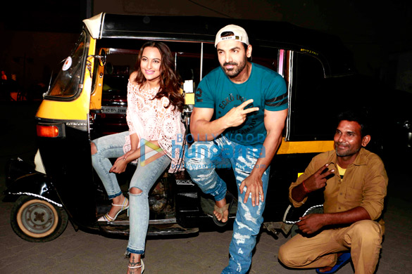 john abraham and sonakshi sinha snapped promoting their film force 2 2