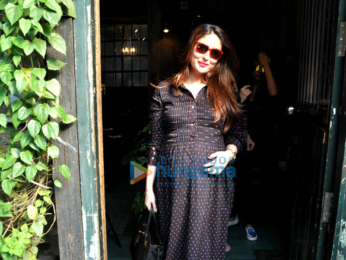 Kareena Kapoor Khan, Karisma Kapoor & Amrita Arora snapped post lunch at Pali Village Cafe