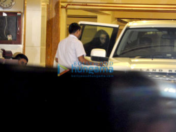 Karisma Kapoor & Babita Kapoor snapped in Bandra