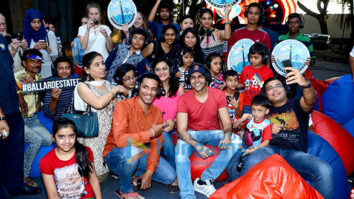 Kartik Aaryan graces the screening of ‘Pyaar Ka Punchnama 2’ at Mumbai Ballard Estate Festival