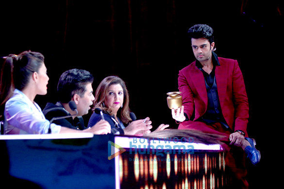 Jacqueline Fernandez, Farah Khan, Manish Paul & Karan Johar snapped on the sets of Jhalak Dikhhla Jaa