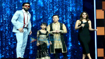 Ranveer Singh & Vaani Kapoor promote ‘Befikre’ on the sets of Super Dancer