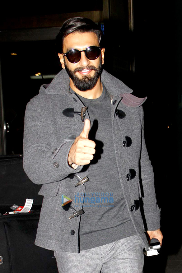 ranveer snapped as he arrives back from london 3