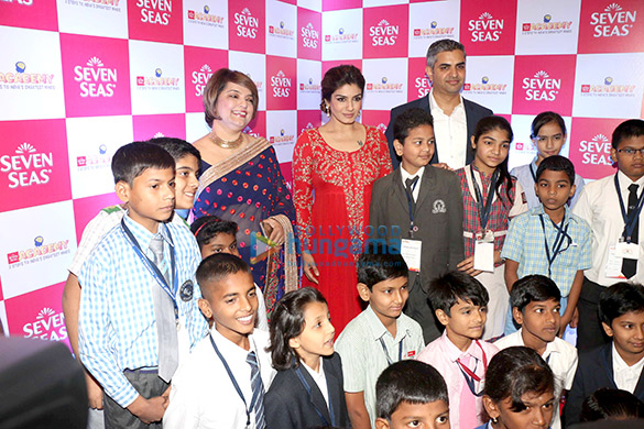 raveena tandon graces indias young masterminds initiative by seven seas academy 2