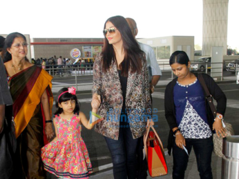 Shah Rukh Khan, Aishwarya Rai Bachchan, Sanjay Dutt & others snapped at the airport