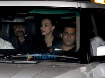 Salman Khan, Lulia Vantur, Saif Ali Khan and Kareena Kapoor Khan snapped post party at Amrita Arora's house