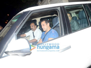 Salman Khan, Lulia Vantur, Saif Ali Khan and Kareena Kapoor Khan snapped post party at Amrita Arora's house