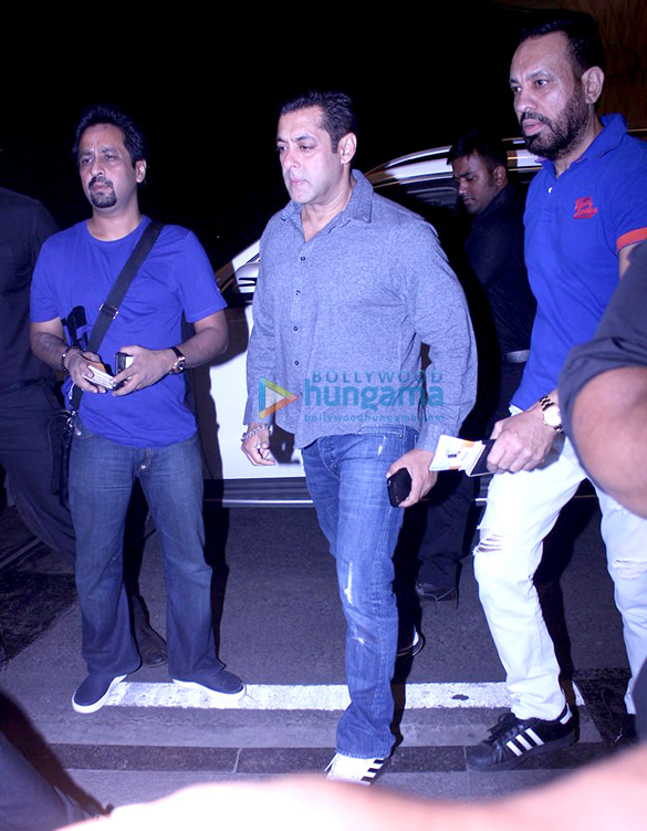 Salman Khan & Raveena Tandon snapped at the airport
