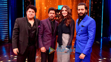 Shah Rukh Khan and Anushka Sharma on the sets of ‘Yaaron Ki Baaraat’